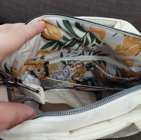 NWT Lug Dory Mini in Cream - Picture 3 of 6